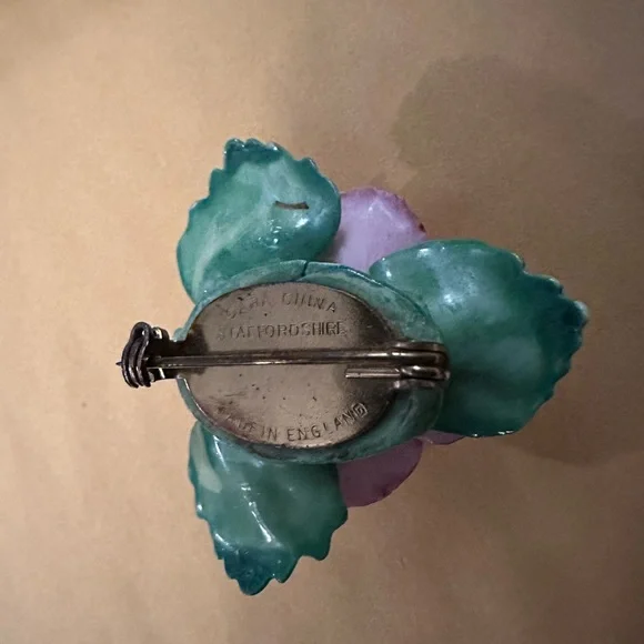 Vintage Staffordshire China Flower Broach - Picture 5 of 5